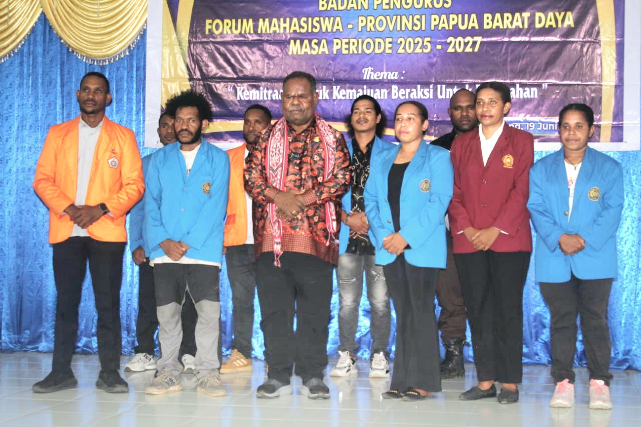 Gubernur Elisa Kambu Janji Manis Siapkan Kapal Rute Pulau Buaya-Sorong Gratis,2 Kali Seminggu